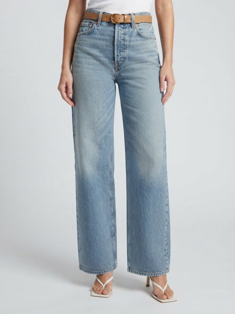 Levi's Premium Ribcage Wide Leg Jeans 26 Medium Wash NWT - Picture 1 of 8